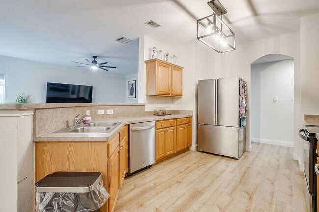 Building Photo - Amazing 3 Bed, 2 Bath Awaiting New Tenants- Burleson ISD- 76028
