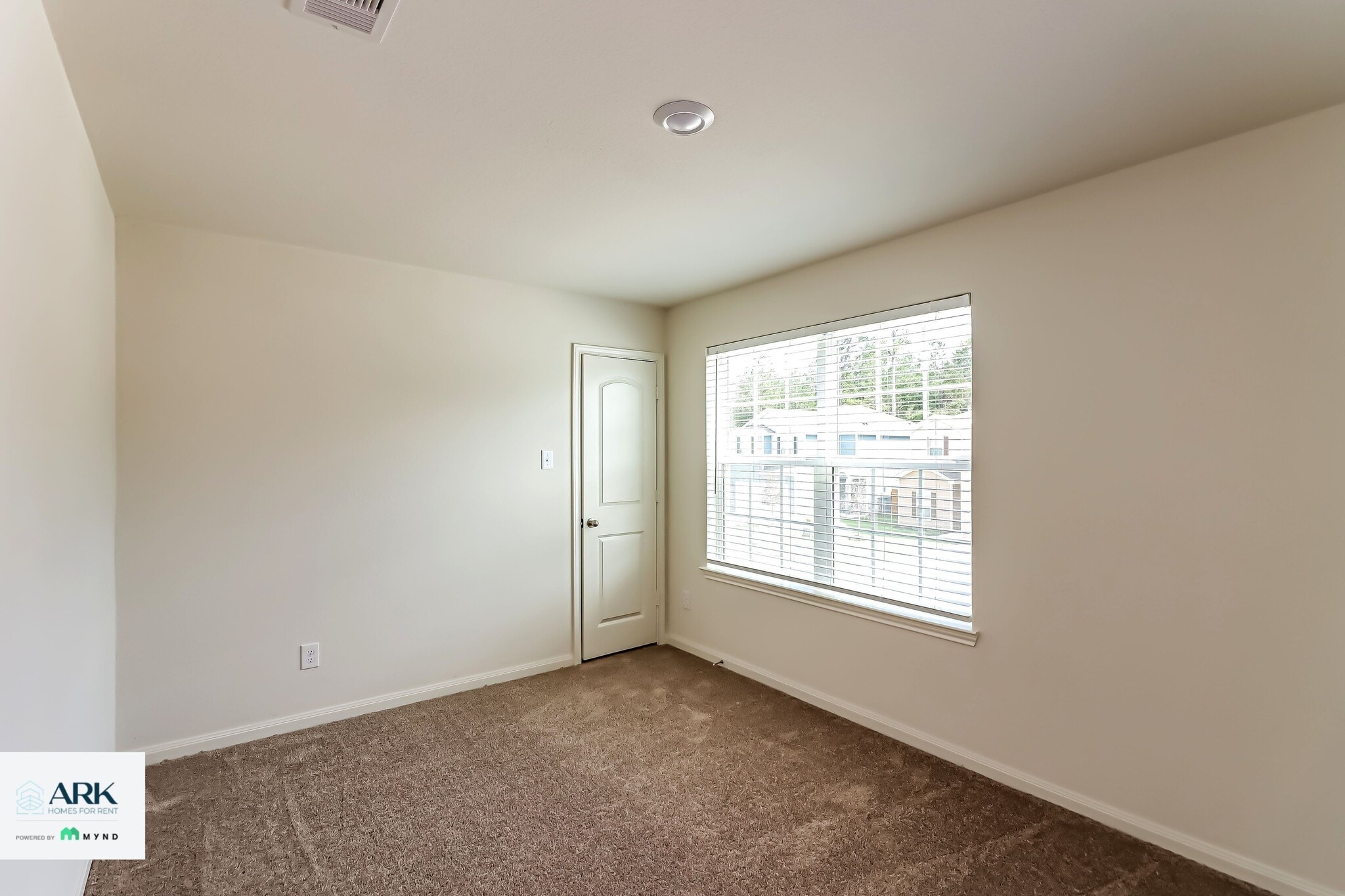 Building Photo - 26820 Steinbeck Dr