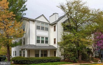 Building Photo - 7705 Lafayette Forest Dr