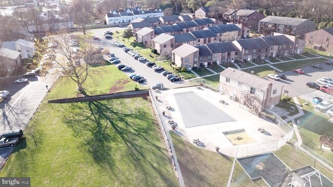 Building Photo - 5200 Hilltop Dr