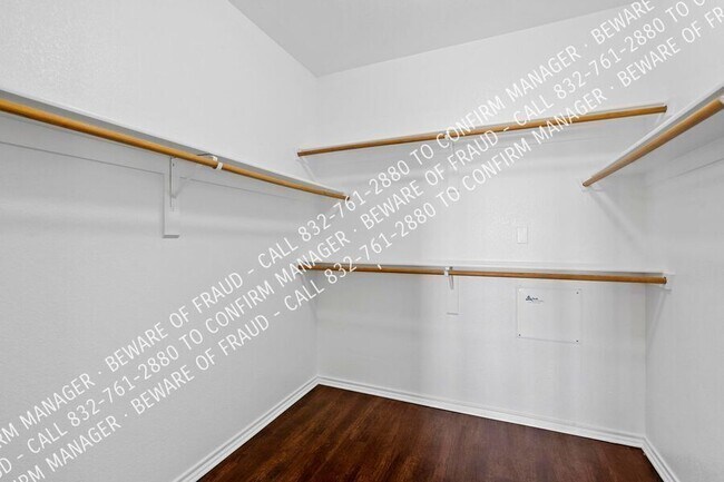 Building Photo - 2021 Haylee Dr