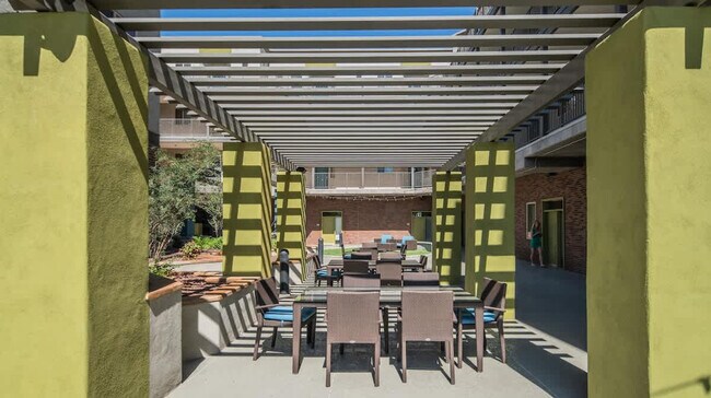 Building Photo - 1275 E University Dr