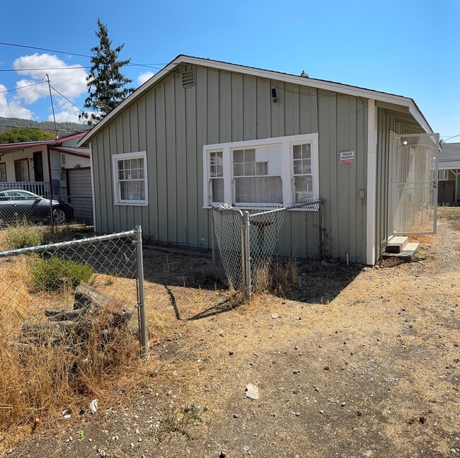 Building Photo - 6339 10th Ave