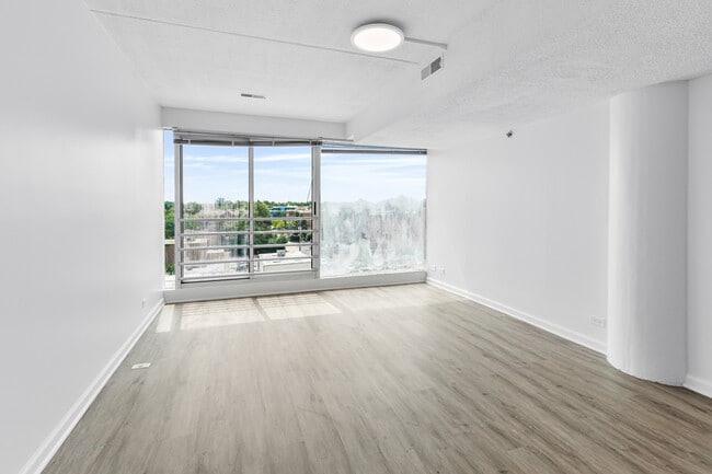 Building Photo - 1770 1st St