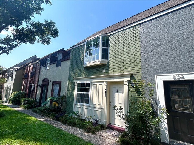 Building Photo - 11550 Chimney Rock Rd