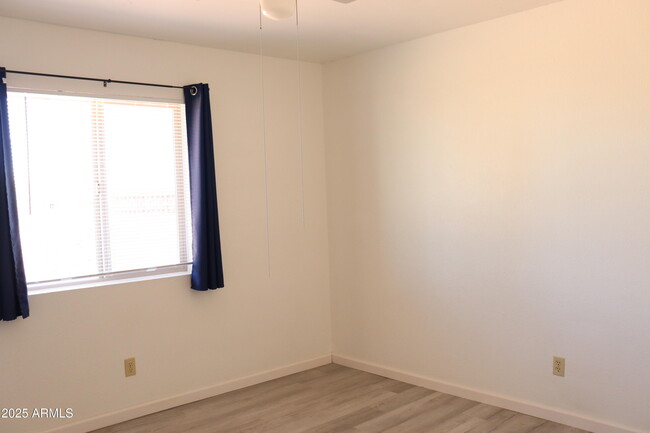 Building Photo - 1841 Lexington Dr