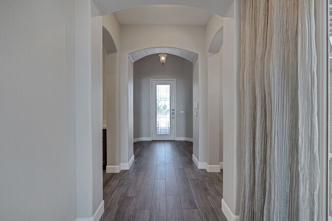 Building Photo - Executive Luxury Living with Unmatched Cit...