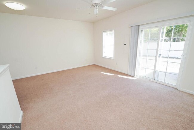 Building Photo - 403 Parkview Ct