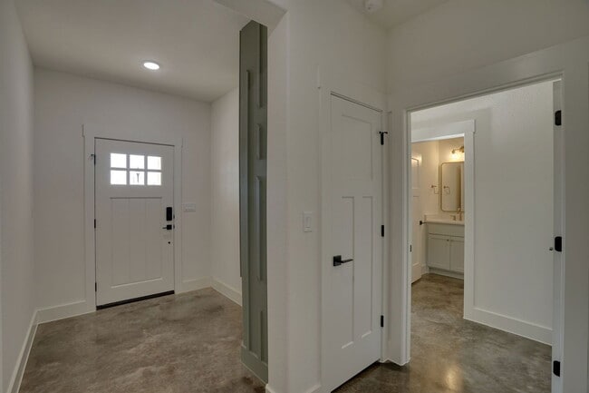 Building Photo - 106 Cardinal Wds