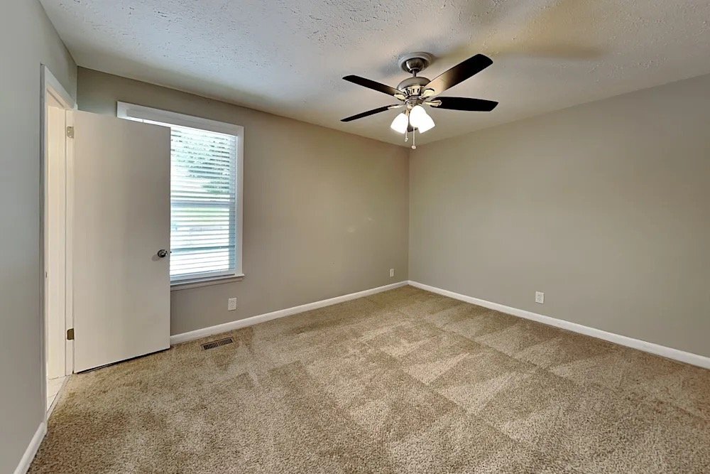 Building Photo - 691 Frankfort Dr