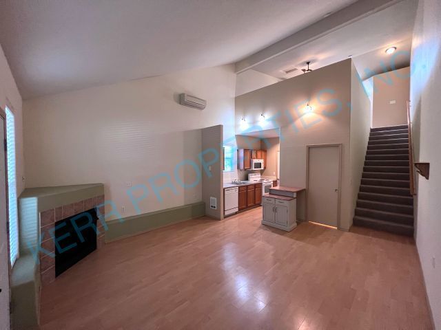 Building Photo - 1 Bd / 1.5 Bth - Skylight - Gas Fireplace ...