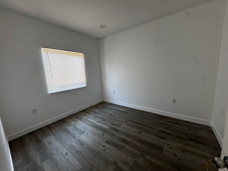 Building Photo - 276 E 2nd St