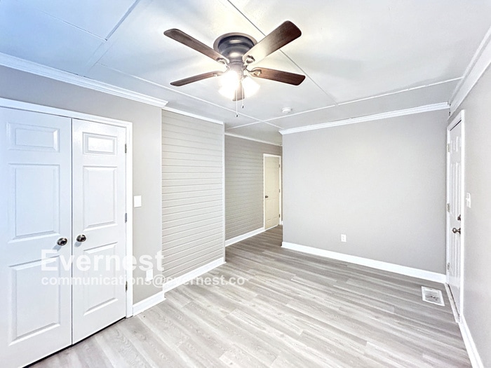 Building Photo - 8937 Tweeddale Dr