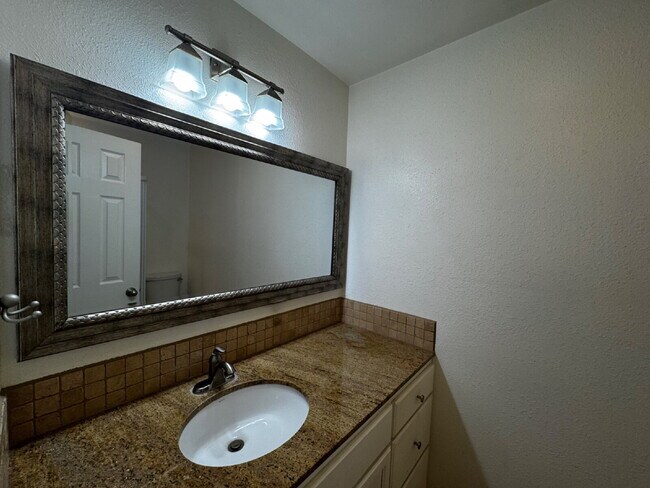 Building Photo - Stunning home located near Frank Higginbot...