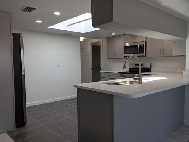 Building Photo - 5024 Miller Bayou Dr