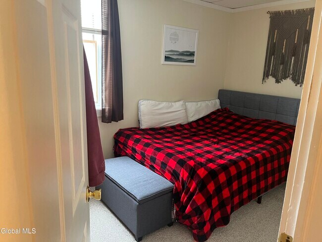 Building Photo - 9 James St