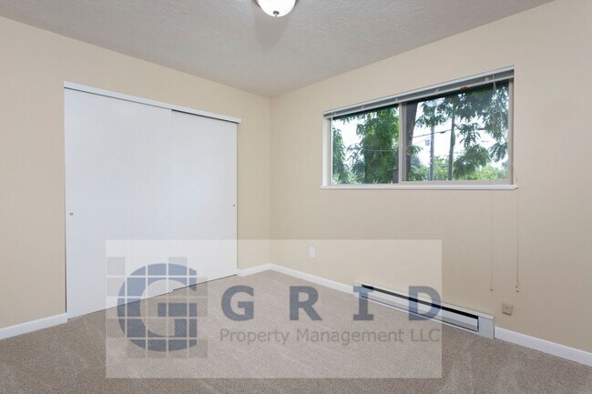 Building Photo - Gorgeous 2 Bedroom Apartment in Mt. Tabor - $500 MOVE IN SPECIAL!