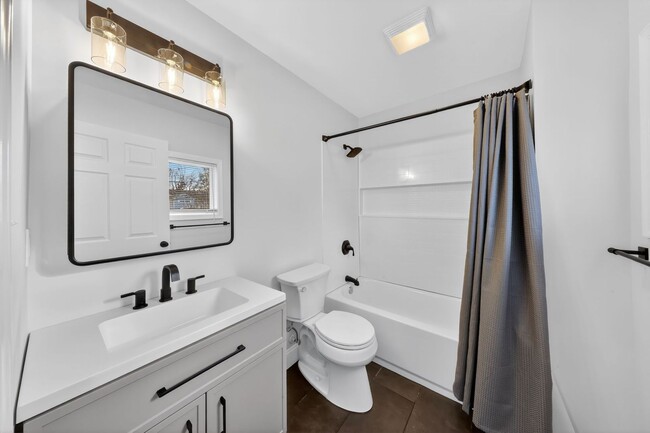 Building Photo - Newly Renovated 4BR/2BA in Newark - $2,400.00