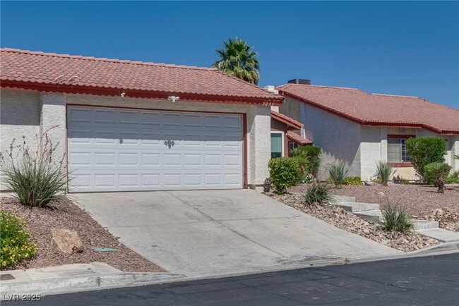 Building Photo - 5231 Dickens Dr