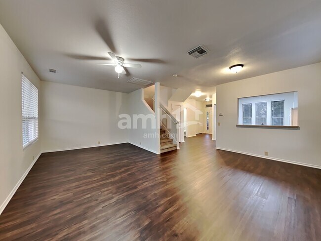 Building Photo - 6013 Midcrown Dr