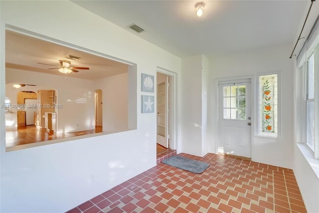 Building Photo - 1425 Madison St