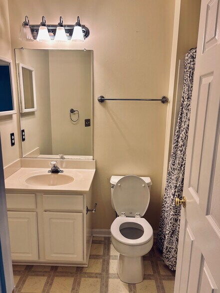 Building Photo - 254 Seneca Ter