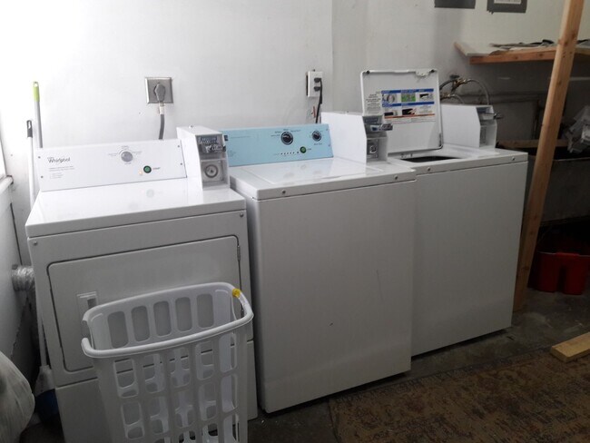 launry room - 4900 E Princess Anne Rd