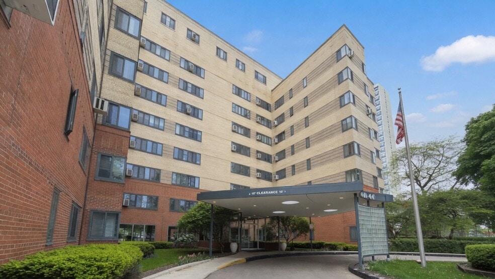 Building Photo - 5056 N Marine Dr