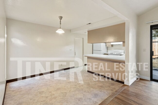 Building Photo - 9282 Corinthian Cir