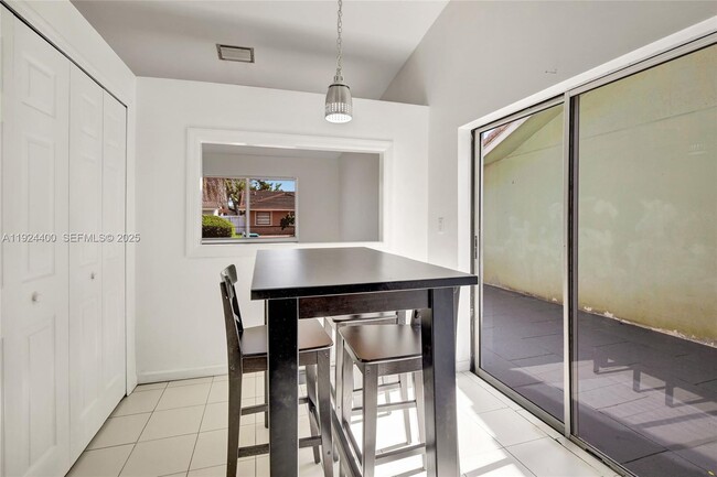 Building Photo - 9862 SW 145th Pl