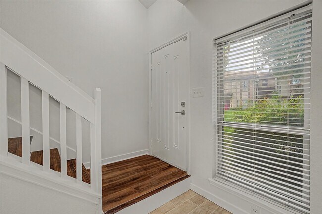 Building Photo - 12500 Brookglade Cir