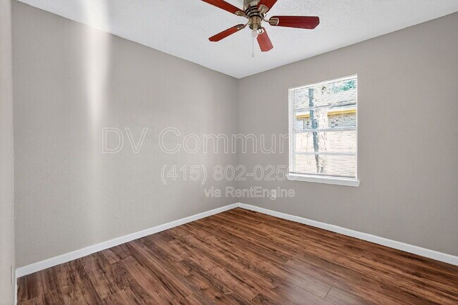 Building Photo - 24415 Lightwoods Dr