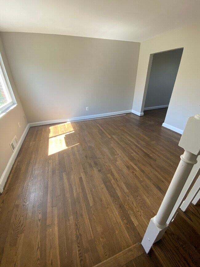 Building Photo - 314 Clifford Ave