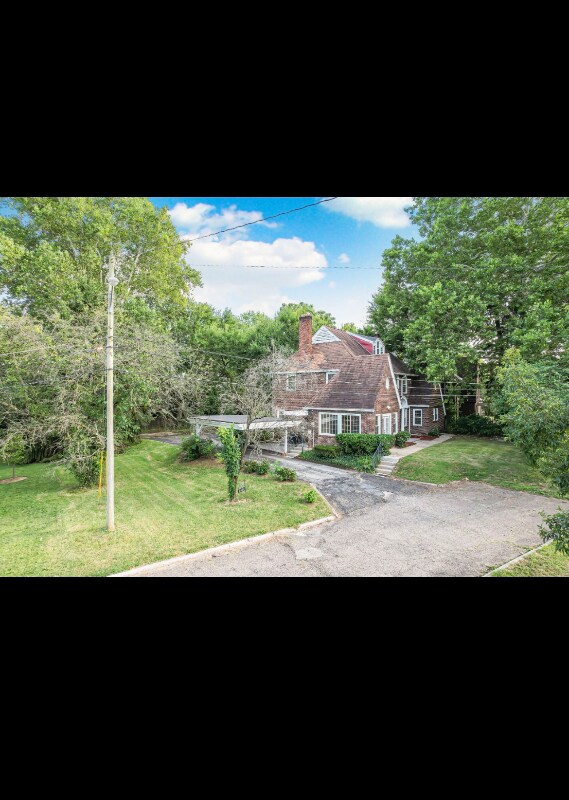 Building Photo - 2421 Airport Dr