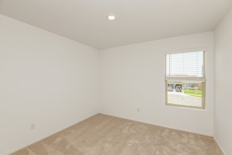 Building Photo - 8629 Mount Evans Ct