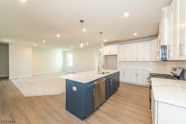 Building Photo - 14 Willow Ln