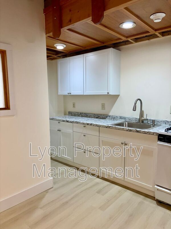 Building Photo - 262 Illinois St