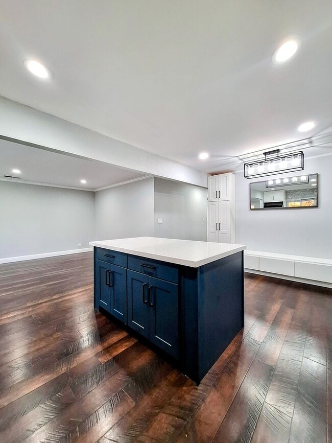 Building Photo - Beatifully Remodeled 3bd Single Story House With Pool!