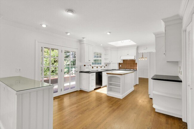 Building Photo - 1064 Westridge Ave