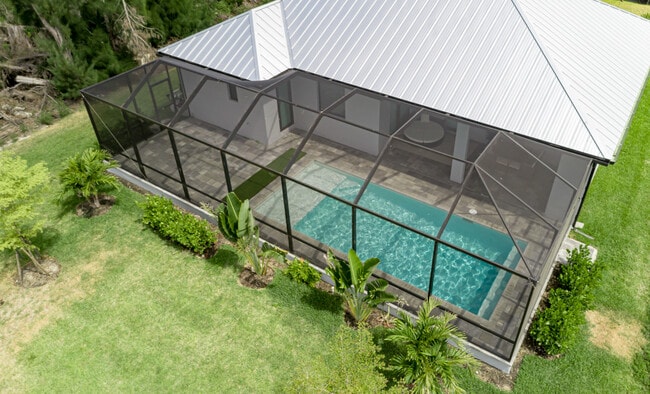 Building Photo - 3432 SW 8th St