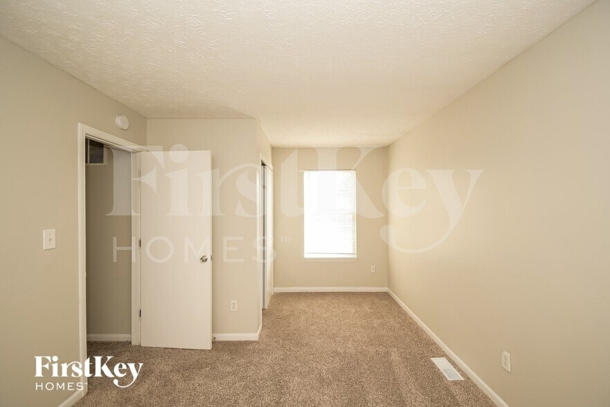 Building Photo - 2739 Lullwater Ln