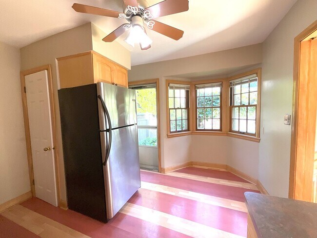 Building Photo - 1104/06 E Glendale Ave