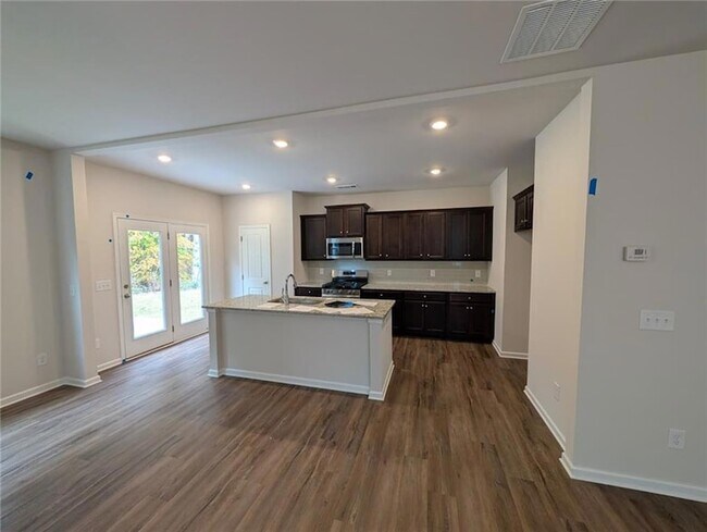 Building Photo - 116 Parkwood Dr
