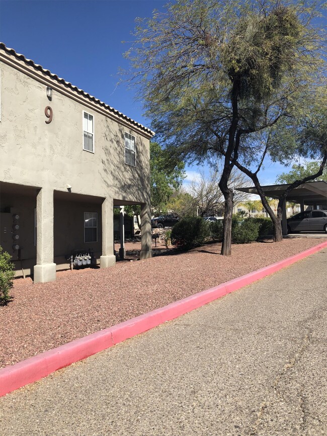Building Photo - 9101 N Thornydale Rd