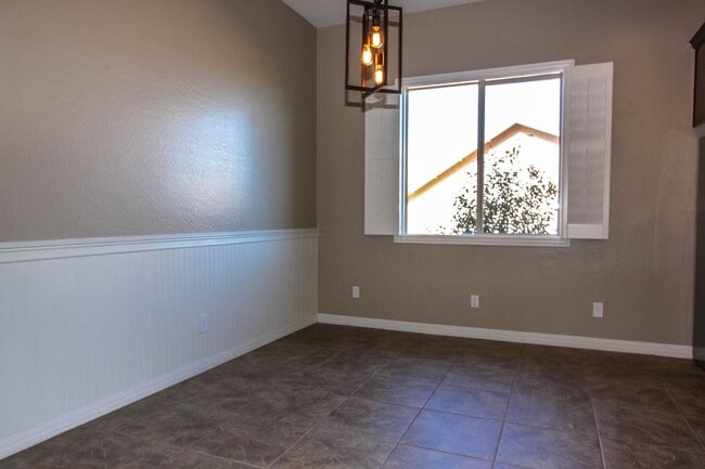 Building Photo - 4 Bedrooms in Granville