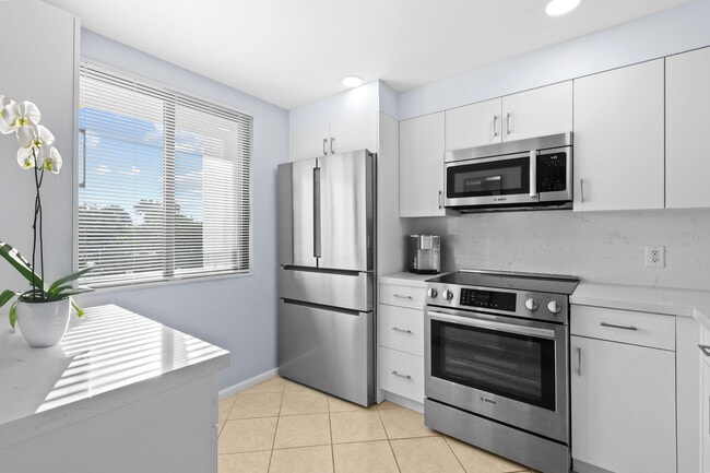 Building Photo - 501 S Seas Dr