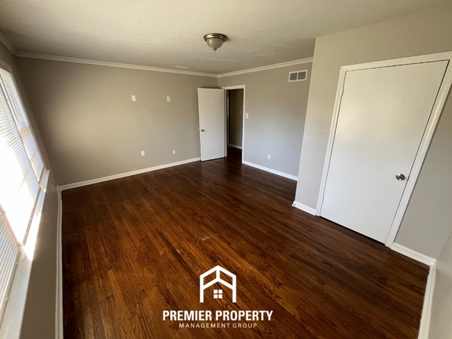 Building Photo - 1624 Nellie Rd