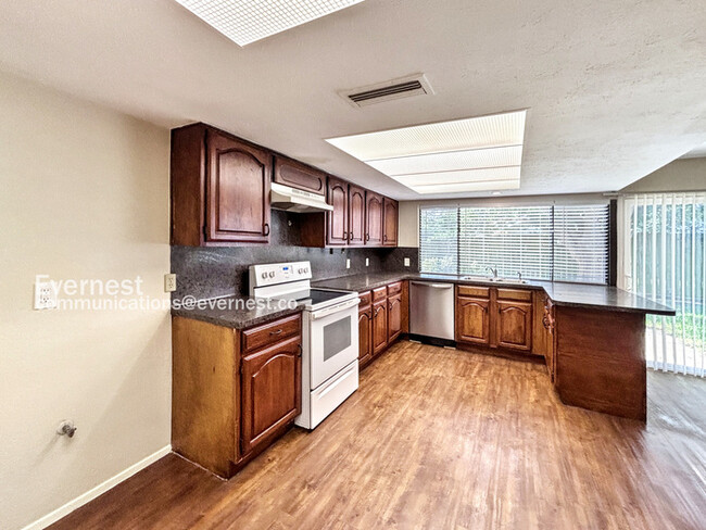 Building Photo - 5503 Canyon Forest Dr