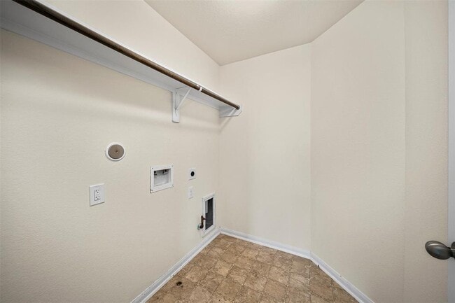 Building Photo - 3110 Ski Hill Rd