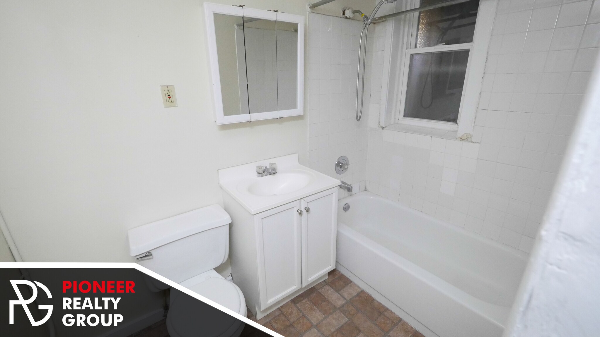 Building Photo - 4423 N Wolcott Ave